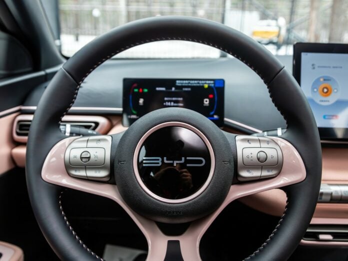 Αλλαγή κορυφής: Η Τesla παρέδωσε το στέμμα της στην κινεζική BYD