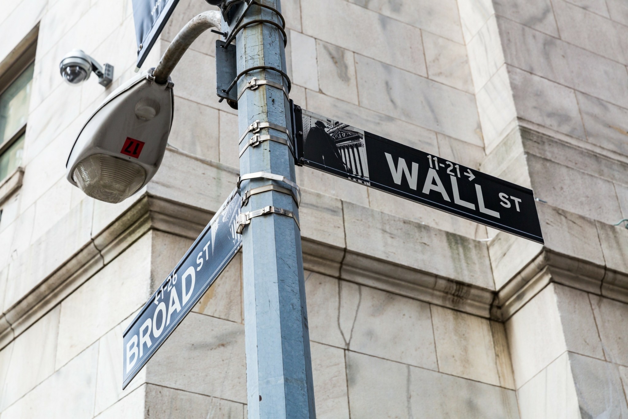 Ανοδικά η Wall Street με ώθηση από την Nvidia – Στο επίκεντρο τα πρακτικά της Fed