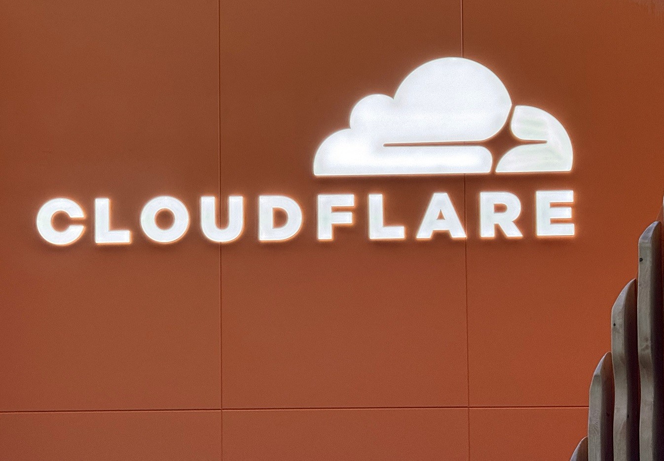 Cloudflare: Νέα βλάβη «ρίχνει» το διαδίκτυο και τη μετοχή – Πτώση 4,5% στις προσυνεδριακές συναλλαγές