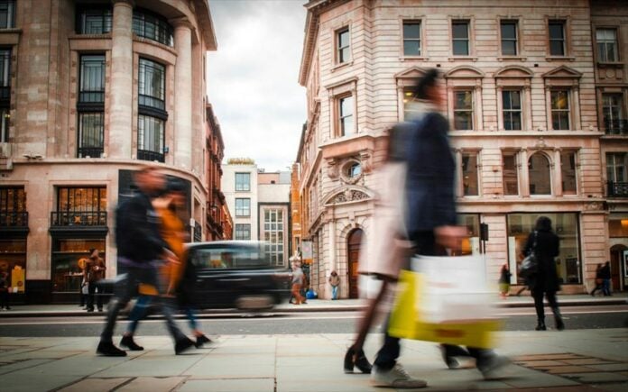 Ευρωπαϊκή Intrum: Σε καλοπληρωτές εξελίσσονται οι Έλληνες με το ΑΙ