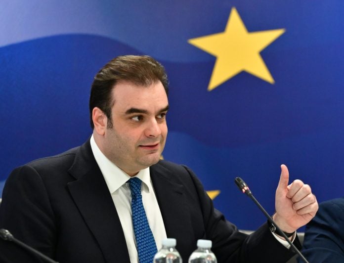 Κ. Πιερρακάκης: «Σημείο ασφυξίας» για την παγκόσμια οικονομία τα Στενά του Ορμούζ – Τα εργαλεία της Ευρώπης για την διαχείριση της κρίσης