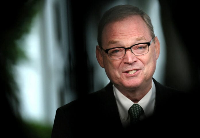 Κέβιν Χάσετ: Υπάρχουν ανάμεικτα μηνύματα στην αγορά εργασίας