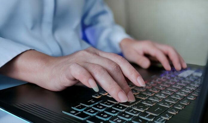 Νέο μνημόνιο συνεργασίας των υπουργείων Ψηφιακής Διακυβέρνησης και Εσωτερικών με ΕΚΔΔΑ και Microsoft – Τι προβλέπει