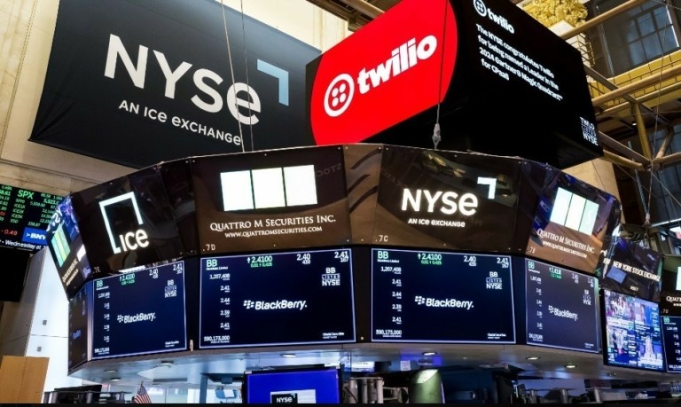 Οι προσδοκίες για τερματισμό του πολέμου έφεραν διπλό ρεκόρ σε S&P 500 και Nasdaq