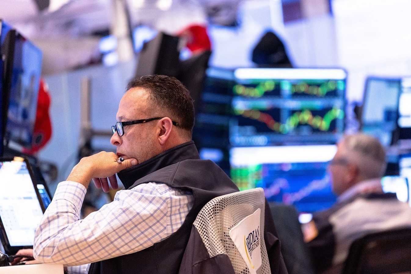 Πληθωρισμός και Fed: Το δίδυμο που μπορεί να φρενάρει το ράλι του AI στη Wall Street