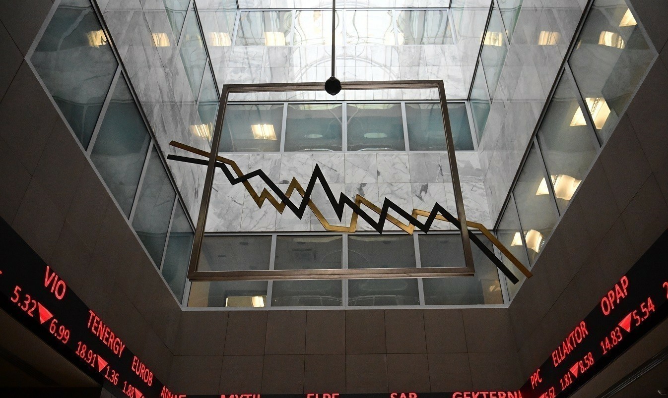 Ρευστοποιήσεις στο Χρηματιστήριο Αθηνών – Συντονίζεται με το roller coaster των διεθνών αγορών