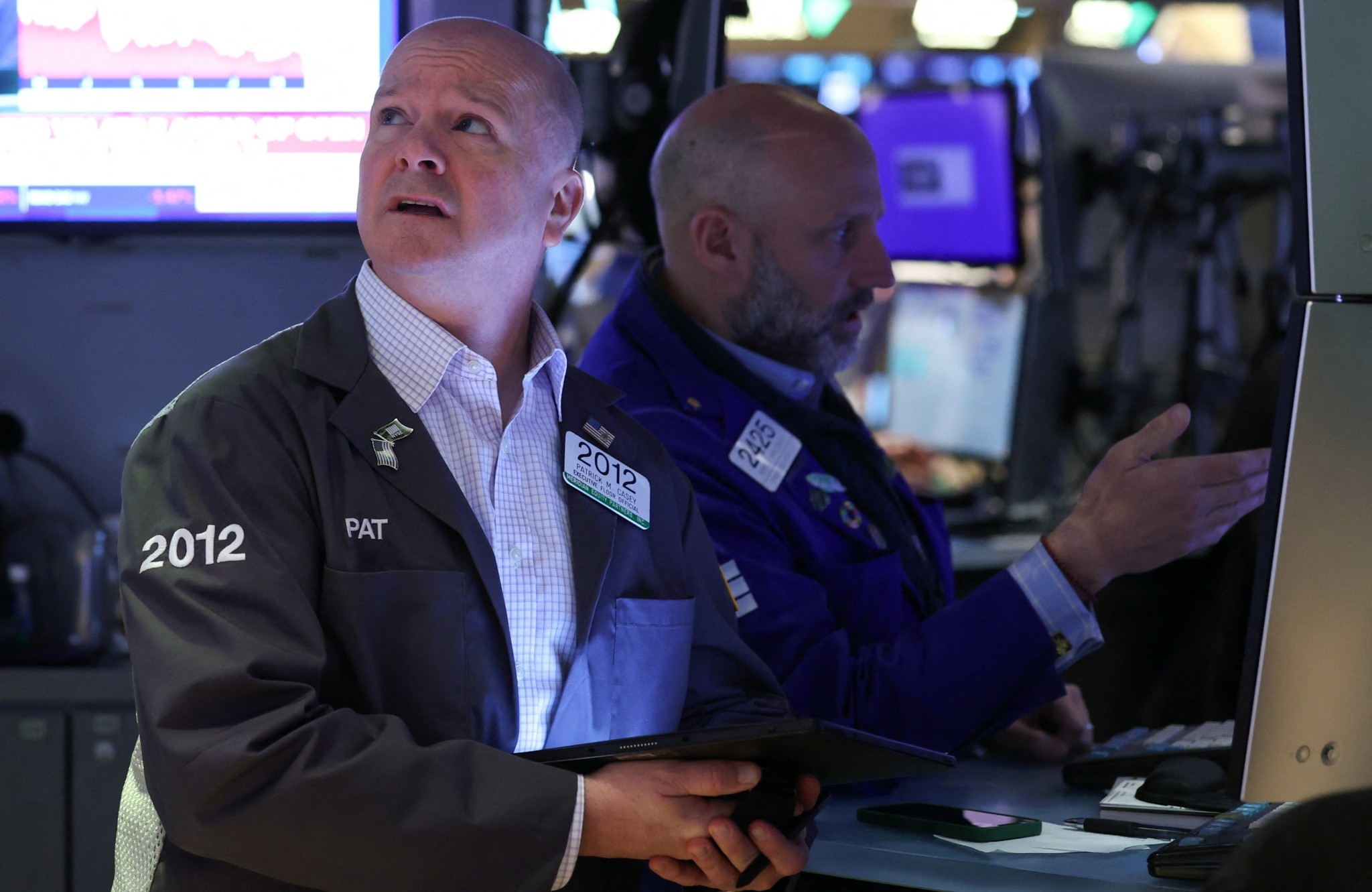 Wall Street: Επέστρεψαν οι πωλητές οδηγώντας στο κόκκινο τους δείκτες – Τι φοβίζει τους επενδυτές