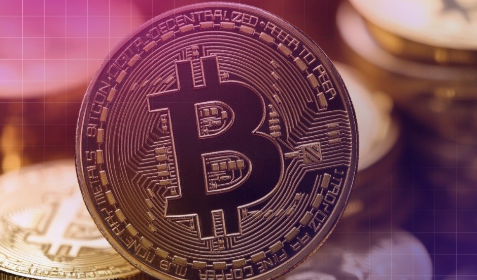 Τα Bitcoin ETFs έχασαν 870 εκατομμύρια δολάρια σε μία ημέρα, σημειώνοντας τη δεύτερη μεγαλύτερη εκροή στην ιστορία.