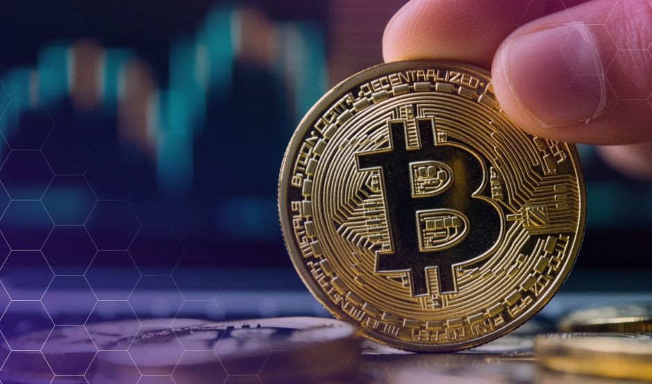 Τα Bitcoin ETFs καταγράφουν την τρίτη μεγαλύτερη εβδομαδιαία εκροή με 1,2 δισεκατομμύρια δολάρια, παρά την ανάκαμψη της Παρασκευής.