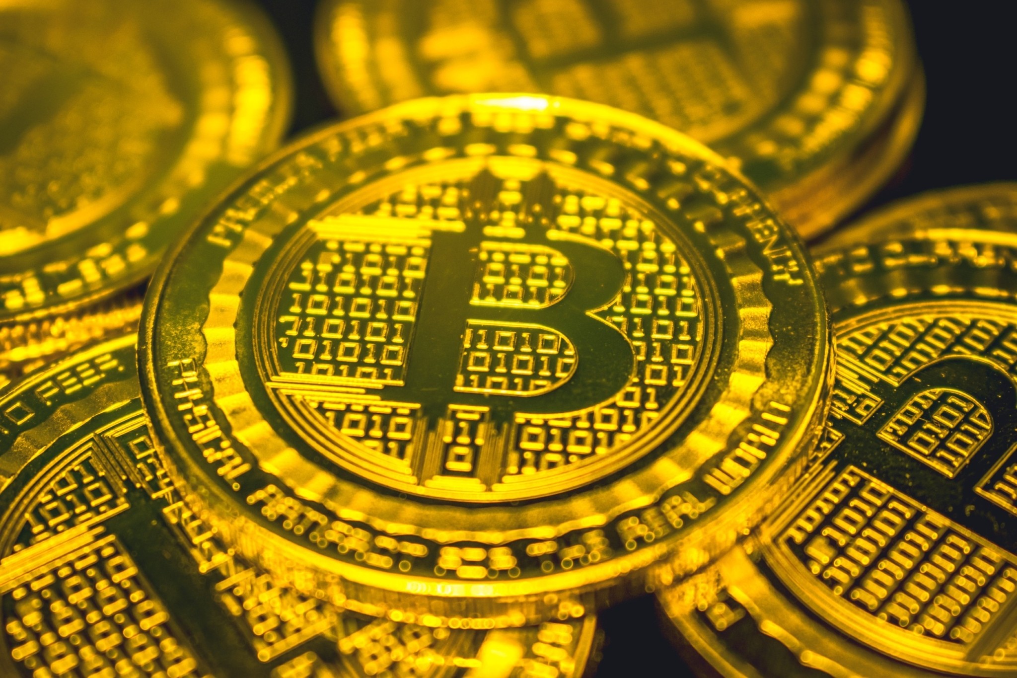 Bitcoin: Βουτιά κάτω από τα 80.000 δολ – To sell-off έχει «σβήσει» πάνω από το 30% της αξίας του