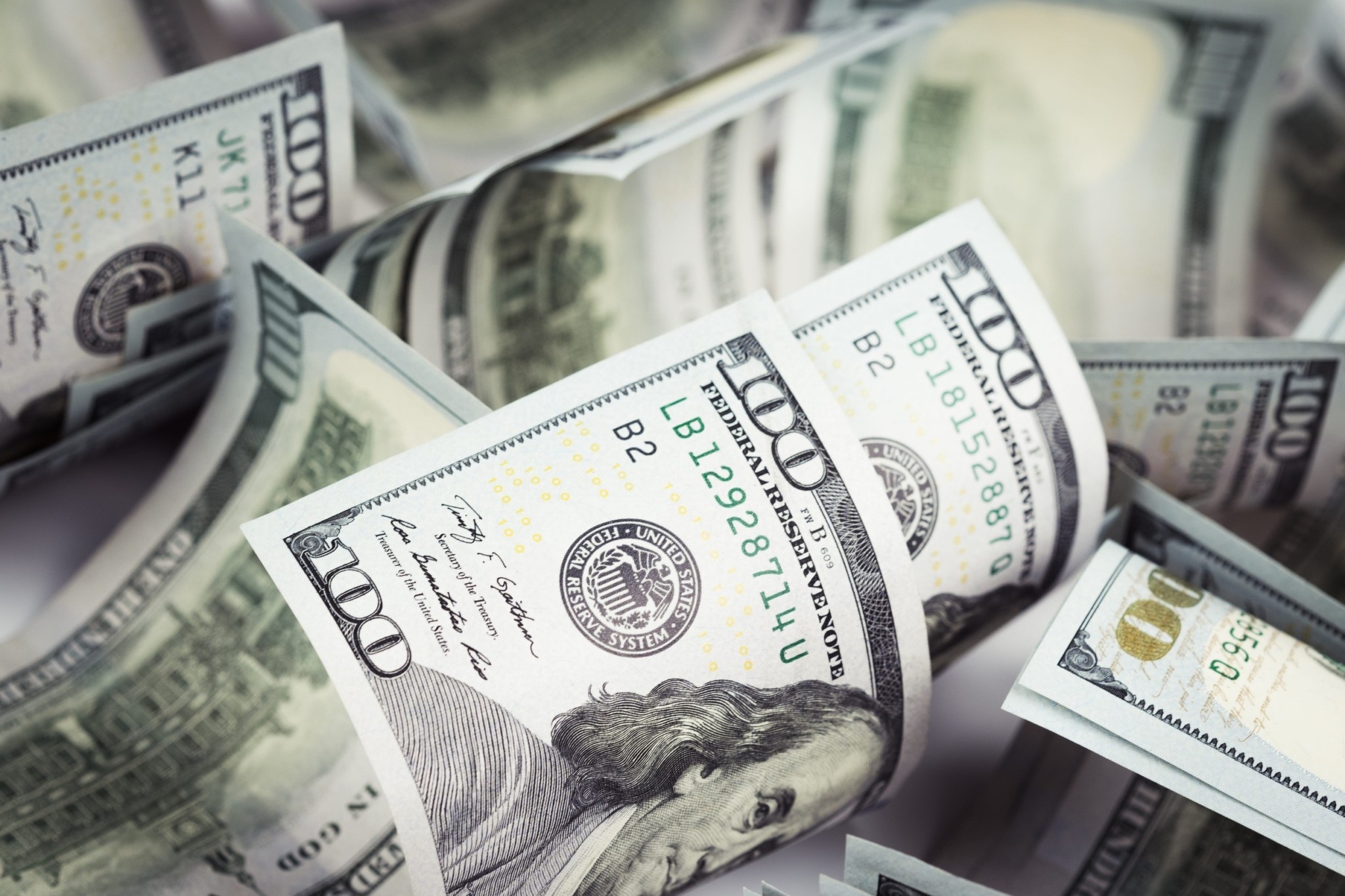 Κερδισμένο το δολάριο από τον πόλεμο στο Ιράν – Τι αναμένουν οι αναλυτές