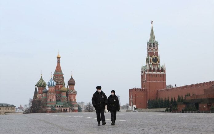 Αιφνιδιαστική μείωση επιτοκίων από την Κεντρική Τράπεζα της Ρωσίας