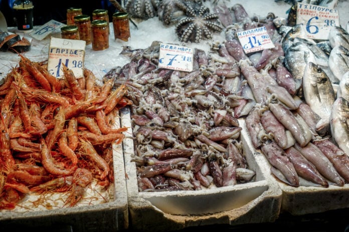 Ακριβότερο φέτος το σαρακοστιανό τραπέζι – Πόσο θα κοστίσουν οι λαγάνες, ο χαλβάς και τα θαλασσινά