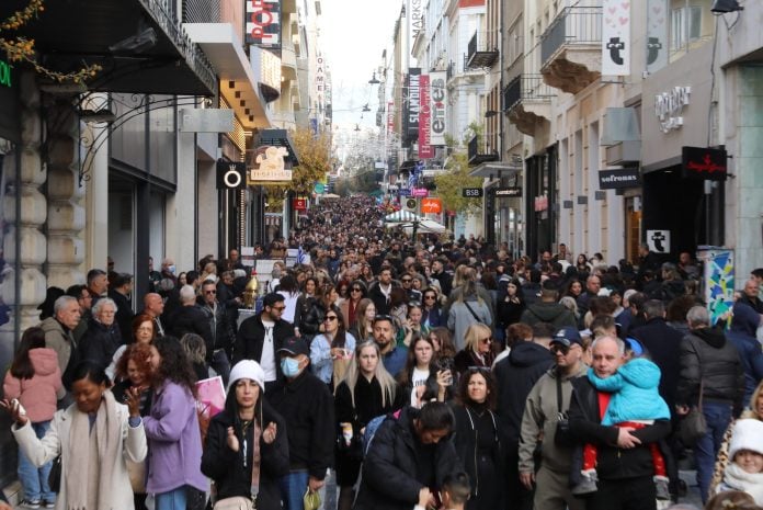 Ανοιχτά τα καταστήματα σήμερα Κυριακή – Το ωράριο λειτουργίας