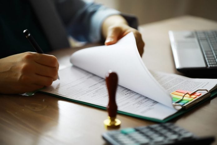 Από τις υπεύθυνες δηλώσεις έως τα ακίνητα και τις μεταβιβάσεις – Όσα αλλάζουν στις συναλλαγές μας με το Δημόσιο σε 12 ερωταπαντήσεις