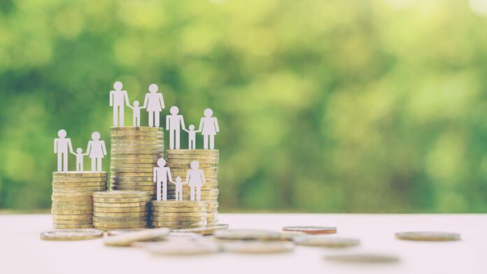 «Άσπρη τρύπα» 1,5 δισ. ευρώ φέρνει νέες φοροελαφρύνσεις