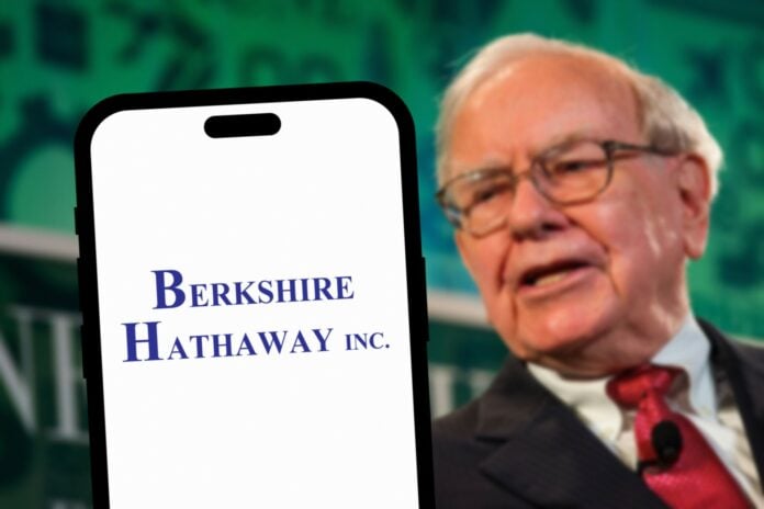 Berkshire Hathaway: Μεγάλη αναδιάταξη στις κορυφαίες θέσεις ενόψει της αποχώρησης Μπάφετ