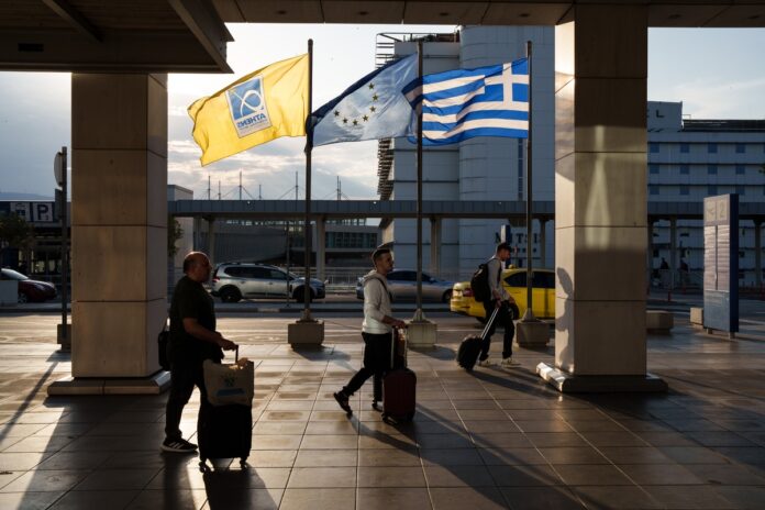 Bloomberg: Αυτός είναι ο καλύτερος προορισμός στην Ελλάδα για το 2026, επειδή η Σαντορίνη και η Μύκονος είναι τόσο… 2025