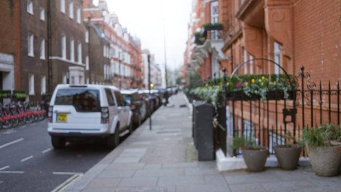 Βρετανία: Νέος φόρος από το 2028 για κατοικίες αξίας άνω των 2 εκατ. λιρών