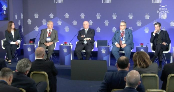 Delphi Economic Forum: «Καμπανάκι» από 4 πρώην ΥΠΟΙΚ για ανάπτυξη και ανταγωνιστικότητα της ελληνικής οικονομίας