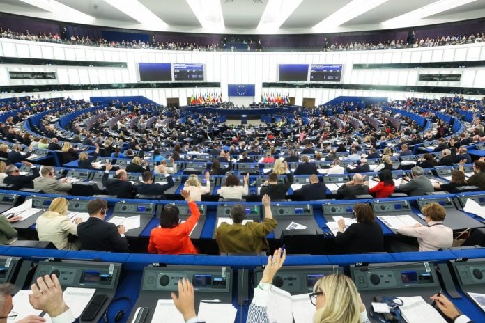 Ευρωκοινοβούλιο: Σε θέσεις μάχης για το Πολυετές Δημοσιονομικό Πλαίσιο – Να ξεπεράσει τα 2 τρισ. ευρώ