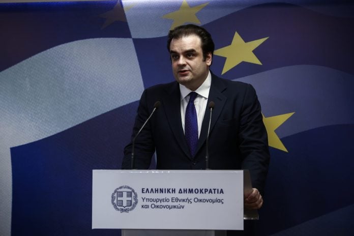Έγκληση-μήνυση ΥΠΕΘΟΟ και Πιερρακάκη για διαδικτυακή παραπλανητική διαφήμιση
