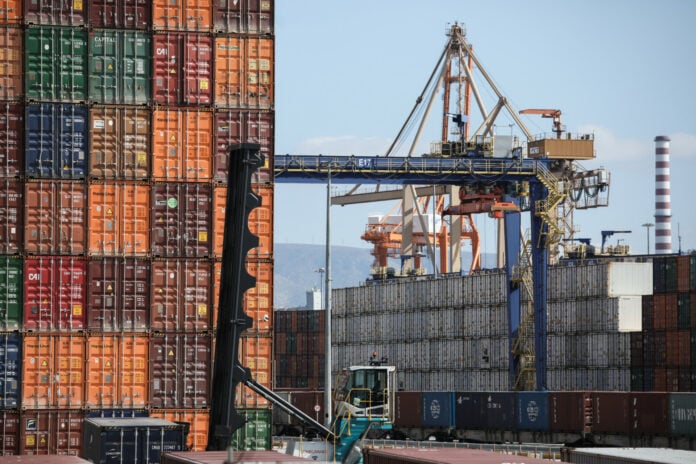 Εξαγωγές: Με διψήφια κάμψη η εκκίνηση του 2026 – Πτώση σχεδόν 12% τον Ιανουάριο