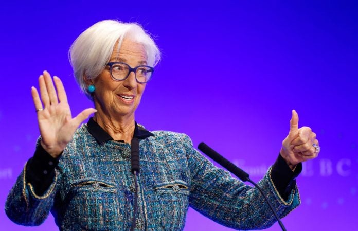 ΕΚΤ: Αμετάβλητα τα επιτόκια, αλλά ξεκινά η μάχη για διαδοχή