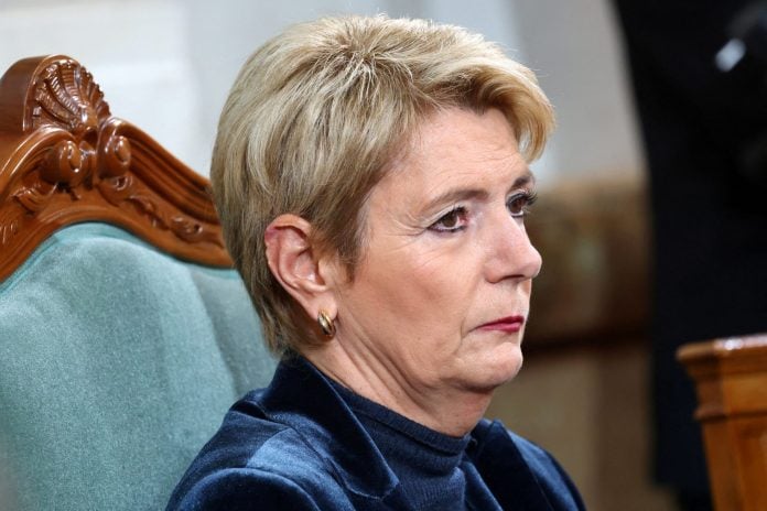 Ελβετία: Η υπουργός Οικονομικών λέει ότι η συμφωνία για τους αμερικανικούς δασμούς εξαρτάται από τον Τραμπ