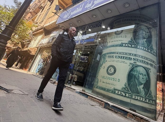 Ενεργειακό “lockdown” στην Αίγυπτο: Κλείνουν στις 21.00 τις καθημερινές όλα τα εμπορικά και η εστίαση