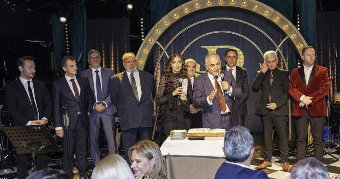 Επαγγελματικό Επιμελητήριο Αθηνών: Όλα όσα έγιναν στην κοπή της πρωτοχρονιάτικης πίτας – Ποιοι έδωσαν το «παρών»