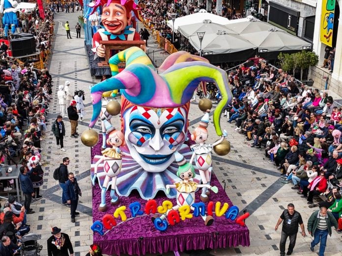 Επιχείρηση «Καρναβάλια»: Ράμπο – μασκαράδες κυνηγούν τη φοροδιαφυγή σε Πάτρα, Ξάνθη, Κρήτη και αλλού