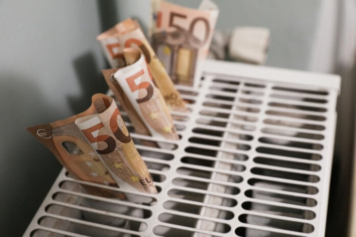 Eurostat – Αρνητική πρωτιά για Ελλάδα – Βουλγαρία: Το 19% δυσκολεύεται να κρατήσει το σπίτι του ζεστό