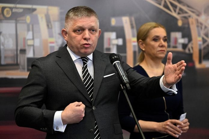 Φίτσο: Η ΕΕ πρέπει να άρει τις κυρώσεις στο ρωσικό πετρέλαιο και φυσικό αέριο για να ενισχύσει την ενεργειακή ασφάλεια