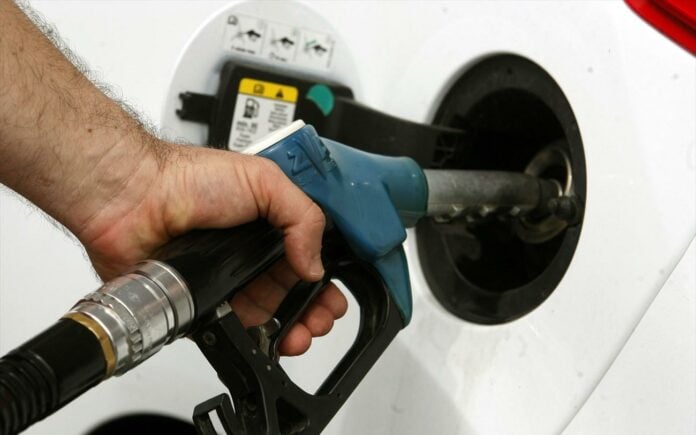 Fuel Pass: Ανοίγει σήμερα η πλατφόρμα – Ποιοι το δικαιούνται και πόσα παίρνουν