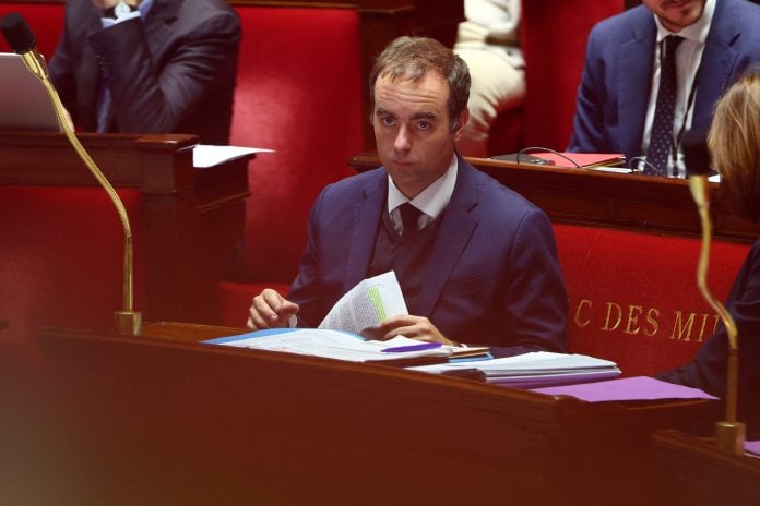 Γαλλία: Τελειώνει ο χρόνος για τον προϋπολογισμό – Χάνεται η προθεσμία για την ψήφιση του πρώτου μέρους