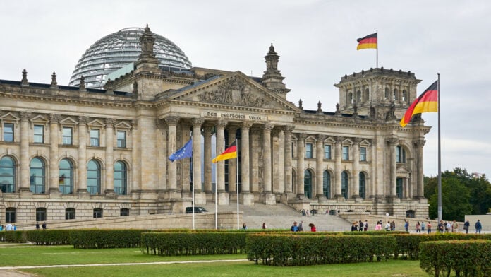 Γερμανία: Αυστηρά μέτρα και ψηλά πρόστιμα για την συγκράτηση των τιμών των καυσίμων