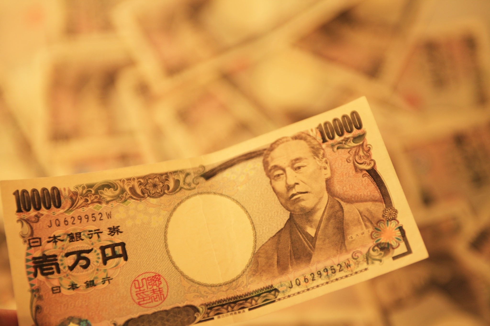 Γιατί η αγορά ομολόγων της Ιαπωνίας ανησυχεί τους επενδυτές