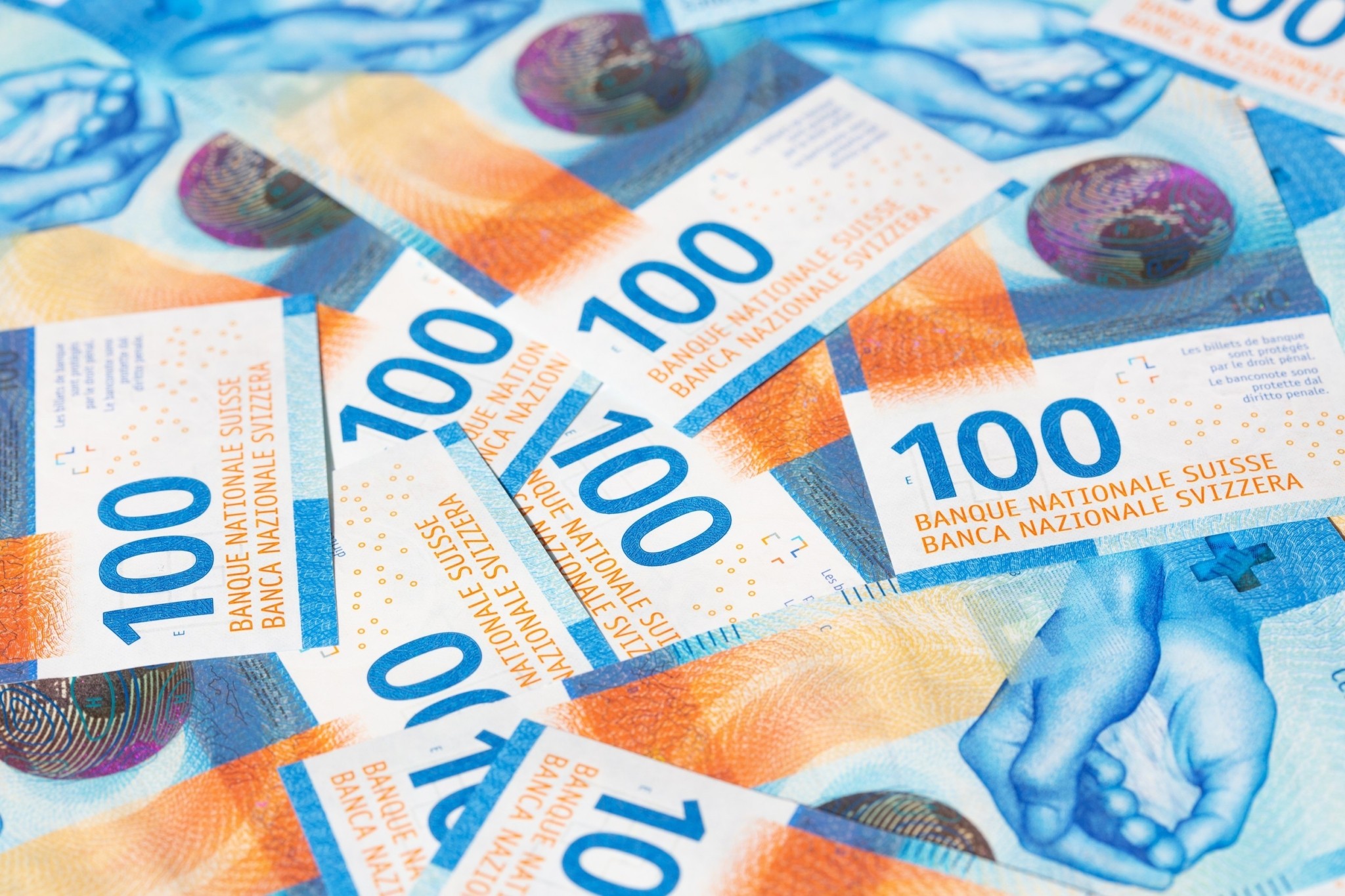 Η άνοδος του ελβετικού φράγκου προβληματίζει τους αναλυτές