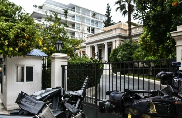 Η εικόνα της αγοράς και η ακρίβεια στο επίκεντρο σύσκεψης στο Μαξίμου