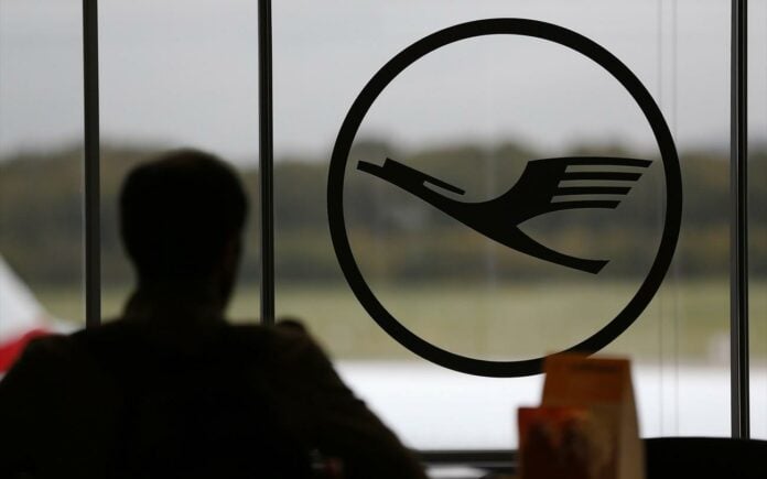 Η Lufthansa καταργεί τις δωρεάν χειραποσκευές