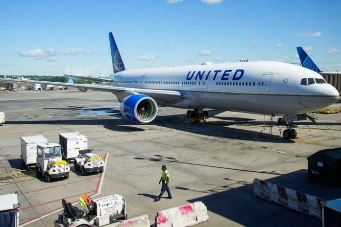 Η United Airlines θα εισάγει κλιμακωτές κατηγορίες ναύλων για τις premium καμπίνες
