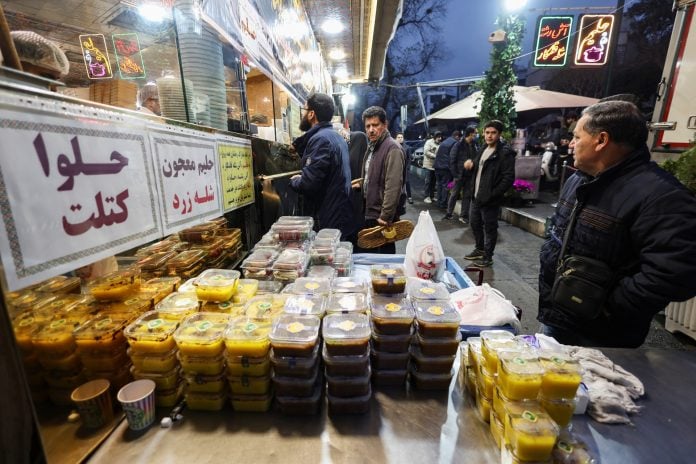 Iράν: Πόσο ακόμη μπορεί να αντέξει η «οικονομία της αντίστασης»;