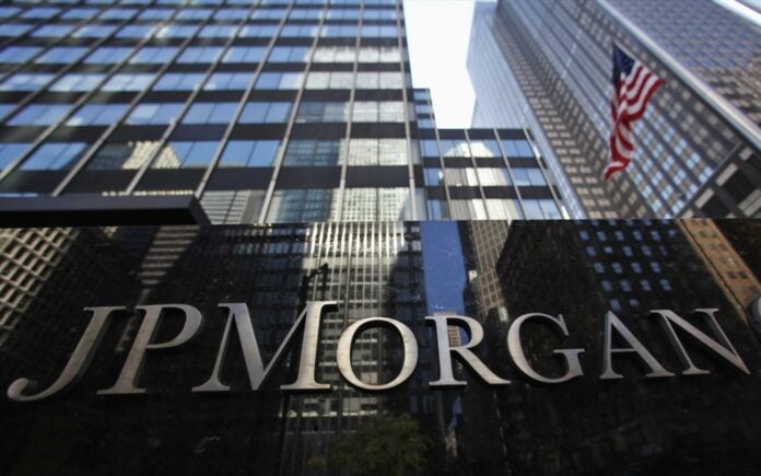 JPMorgan: Βλέπει παραλληλισμούς με την παγκόσμια κρίση του 2008 – «Κάποιοι κάνουν ανοησίες για να αυξήσουν τα έσοδα»