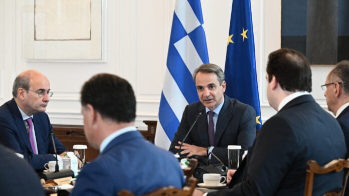 Κ. Μητσοτάκης: Στα 920 ευρώ αυξάνεται ο κατώτατος μισθός