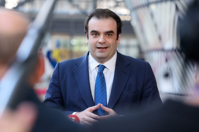 Κ. Πιερρακάκης προσερχόμενος στο Ευρωπαϊκό Συμβούλιο: Δεν είναι ώρα για δισταγμό, αλλά για αποφάσεις