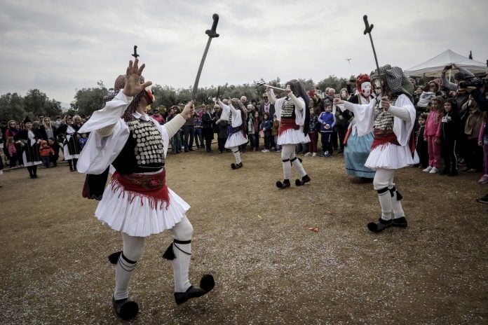 Καθαρά Δευτέρα: Πώς τα έθιμα και οι τοπικές παραδόσεις αναζωογονούν τον χάρτη του τουρισμού