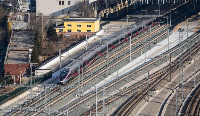 Κίνα: Το σιδηροδρομικό δίκτυο υψηλής ταχύτητας ξεπερνά τα 50.000 χιλιόμετρα