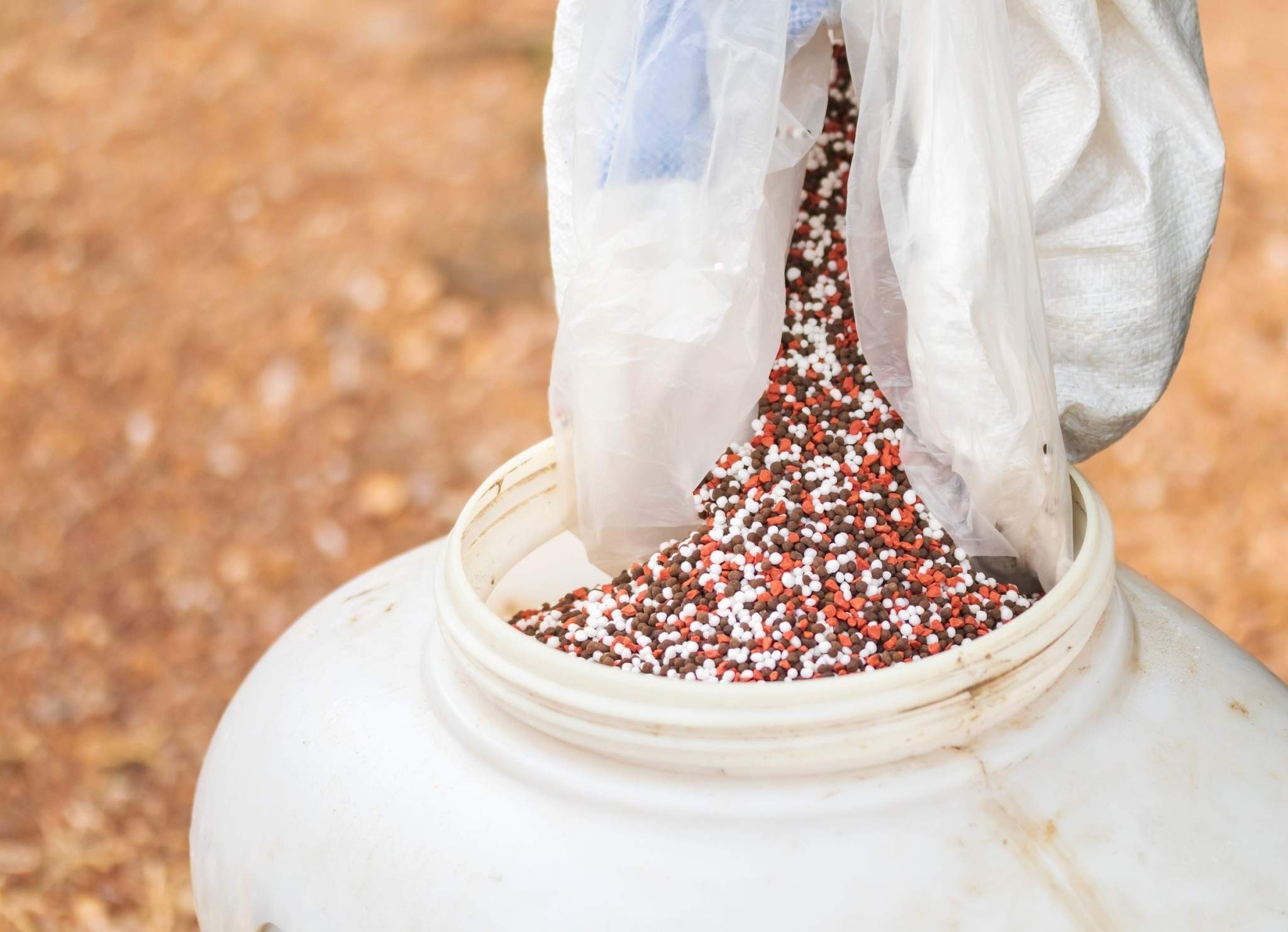 Κρίση και στην αγορά λιπασμάτων προκαλεί το μπλόκο στα Στενά του Ορμούζ