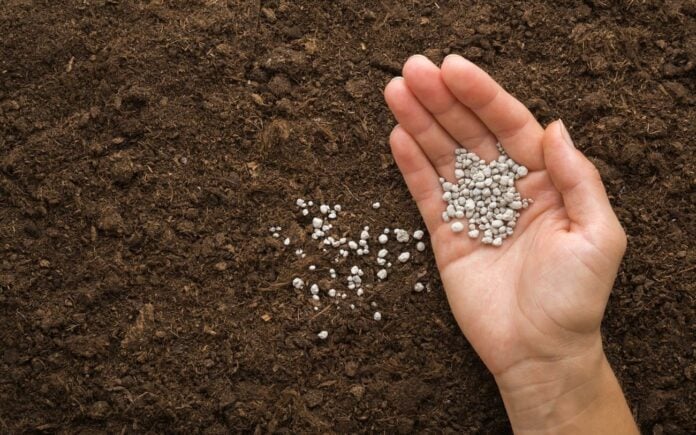 Λιπάσματα: «Το πρόβλημα θα γίνει χειρότερο μέσα στη χρονιά για τους παραγωγούς λόγω του πολέμου»